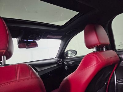 2022 Alfa Romeo Giulia - Photo 28