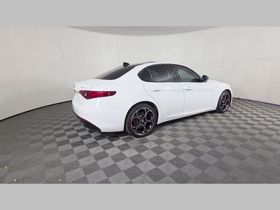 2022 Alfa Romeo Giulia - Photo 39