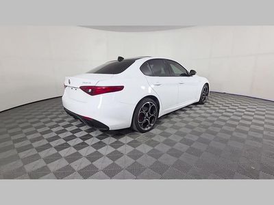 2022 Alfa Romeo Giulia - Photo 40