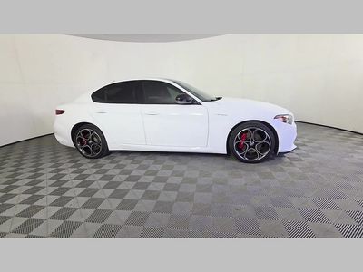 2022 Alfa Romeo Giulia - Photo 36