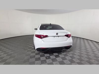 2022 Alfa Romeo Giulia - Photo 43