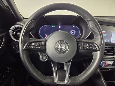 2024 Alfa Romeo Giulia - Photo 17