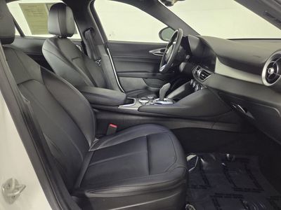 2024 Alfa Romeo Giulia - Photo 30