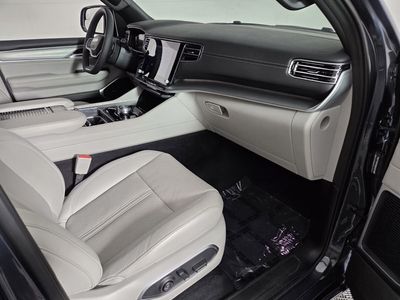 2025 Jeep Wagoneer - Photo 30