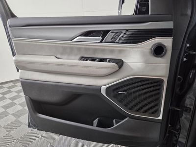 2025 Jeep Wagoneer - Photo 24