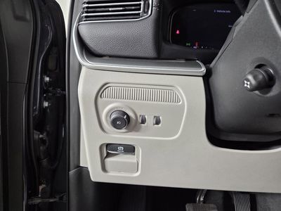 2025 Jeep Wagoneer - Photo 23
