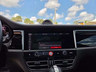 2024 Porsche Macan - Photo 14