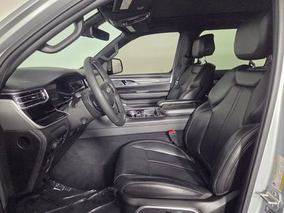 2022 Jeep Wagoneer - Photo 12