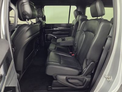 2022 Jeep Wagoneer - Photo 24