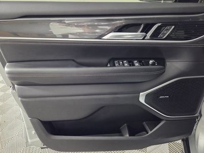 2022 Jeep Wagoneer - Photo 21