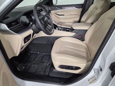 2025 Jeep Grand Cherokee - Photo 13