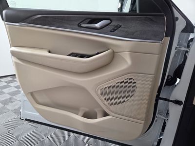 2025 Jeep Grand Cherokee - Photo 23