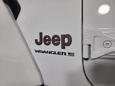 2025 Jeep Wrangler - Photo 12