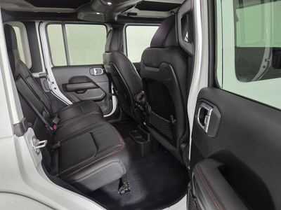 2025 Jeep Wrangler - Photo 30