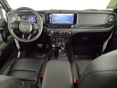2025 Jeep Wrangler - Photo 31