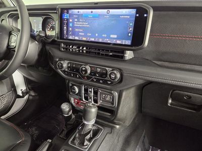 2025 Jeep Wrangler - Photo 35