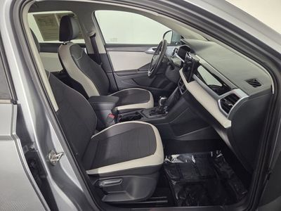 2025 Volkswagen Taos - Photo 32