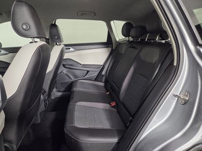 2025 Volkswagen Taos - Photo 26