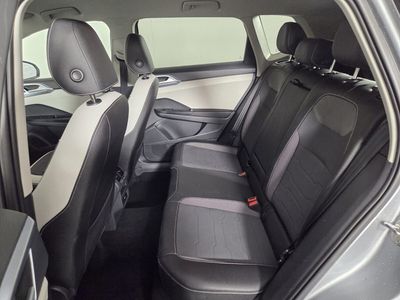 2025 Volkswagen Taos - Photo 25