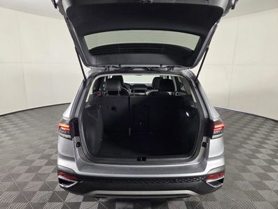 2025 Volkswagen Taos - Photo 29