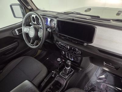 2025 Jeep Wrangler - Photo 29