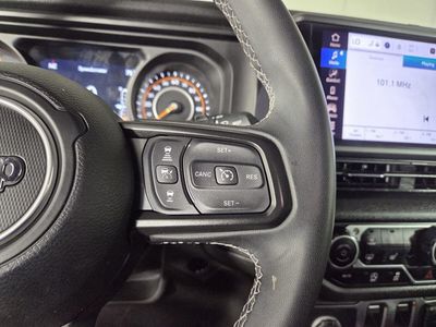 2025 Jeep Wrangler - Photo 18