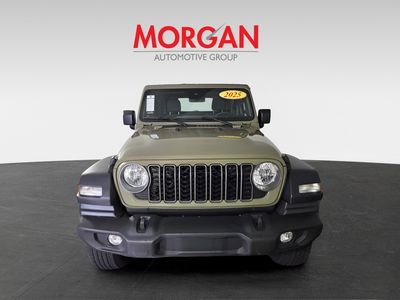 2025 Jeep Wrangler - Photo 3