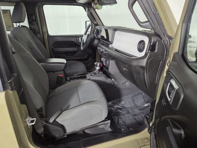 2025 Jeep Wrangler - Photo 28