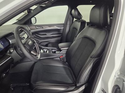 2026 Jeep Grand Cherokee — photo 10 view