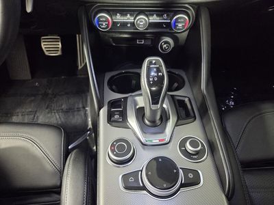 2024 Alfa Romeo Giulia - Photo 17