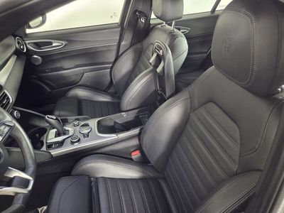 2024 Alfa Romeo Giulia - Photo 24
