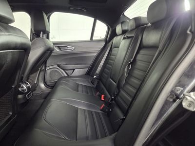 2024 Alfa Romeo Giulia - Photo 27