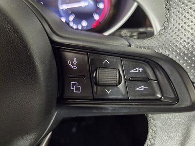 2024 Alfa Romeo Giulia - Photo 21