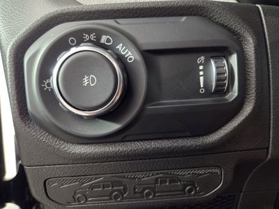 2025 Jeep Wrangler - Photo 20
