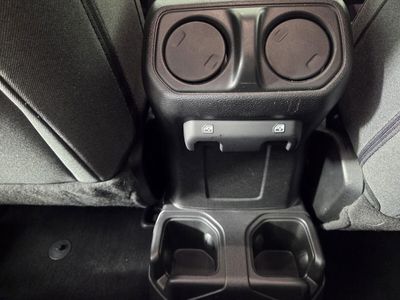 2025 Jeep Wrangler - Photo 26