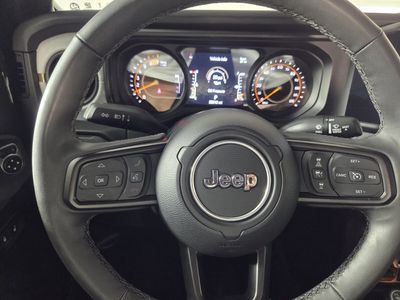 2025 Jeep Wrangler - Photo 17