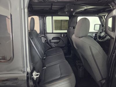 2025 Jeep Wrangler - Photo 29