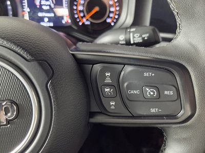 2025 Jeep Wrangler - Photo 18