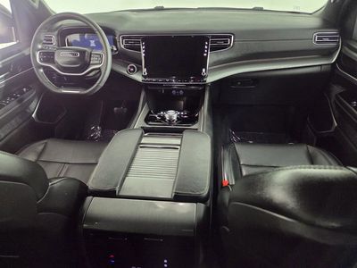 2025 Jeep Wagoneer - Photo 29