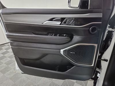 2025 Jeep Wagoneer - Photo 23