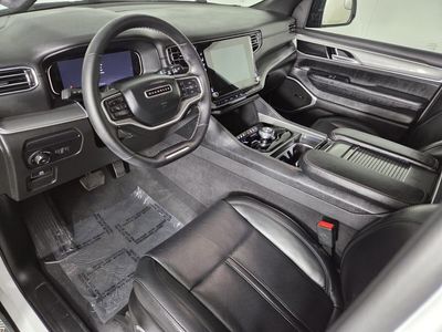 2025 Jeep Wagoneer - Photo 13
