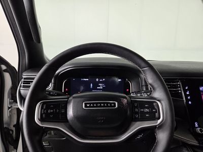 2025 Jeep Wagoneer - Photo 14