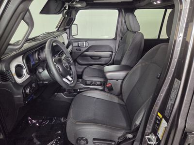 2025 Jeep Wrangler - Photo 11