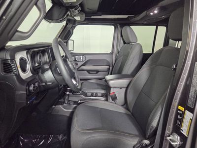 2025 Jeep Wrangler - Photo 12