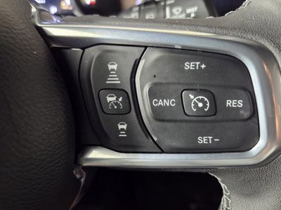 2025 Jeep Wrangler - Photo 18
