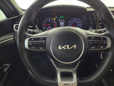 2023 Kia K5 - Photo 18