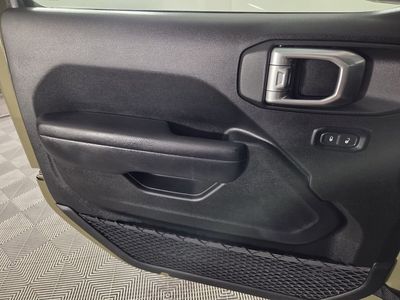 2025 Jeep Wrangler - Photo 21