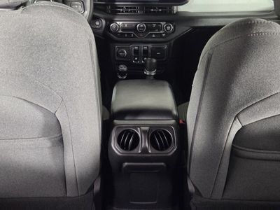 2025 Jeep Wrangler - Photo 32