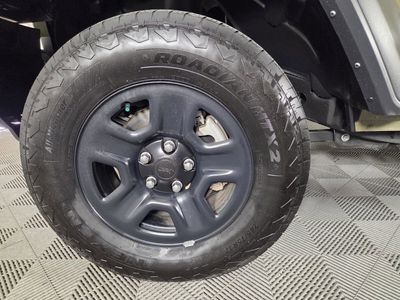 2025 Jeep Wrangler - Photo 10