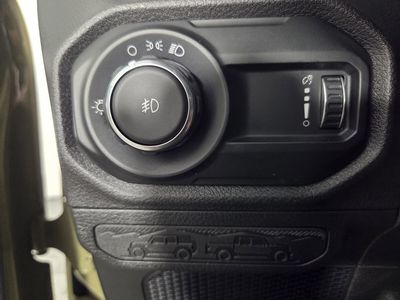 2025 Jeep Wrangler - Photo 20